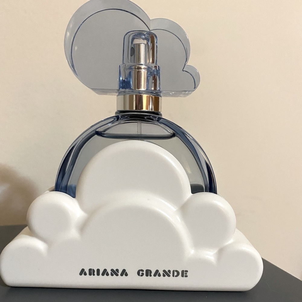 ARIANA GRANDE CLOUD EAU DE PARFUM SPRAY